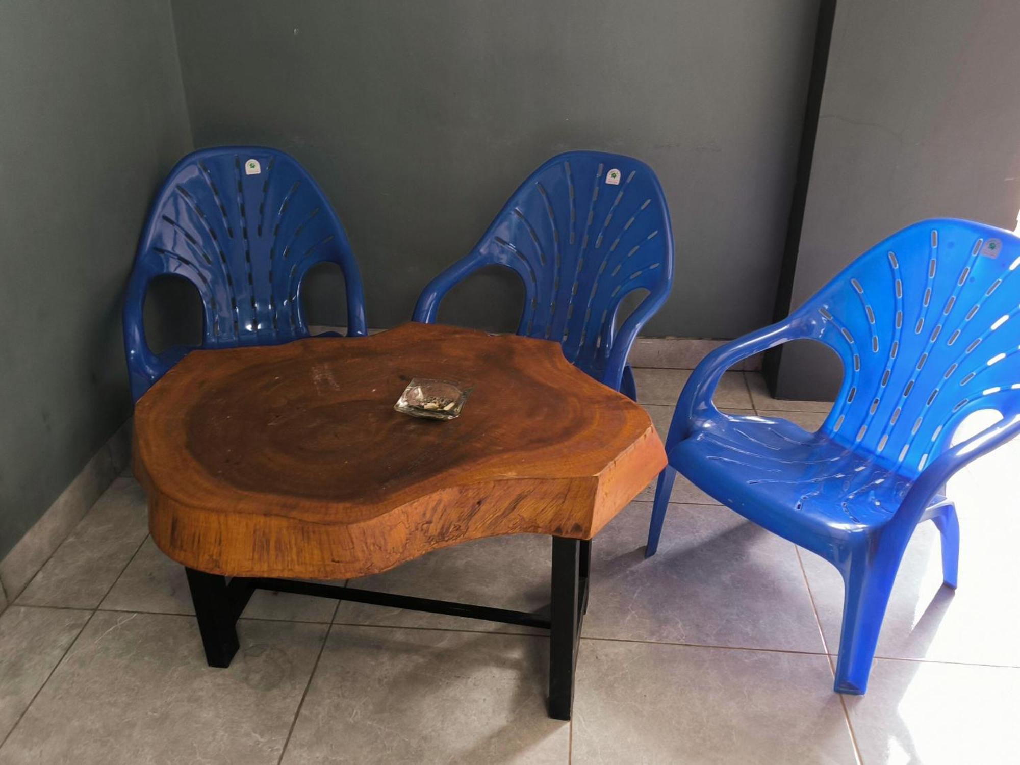 Nn Guesthouse Surakarta  Bagian luar foto